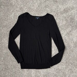 Gap Women’s Black Long Sleeve V Neck Sweater - Size XS